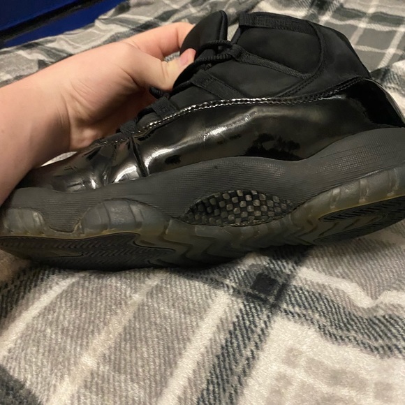 Jordan 11 cap and gown size 13 men’s no box - Picture 4 of 7